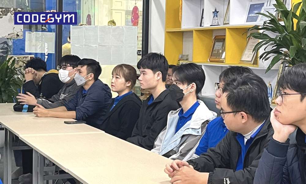 học viên CodeGym thăm doanh nghiệp