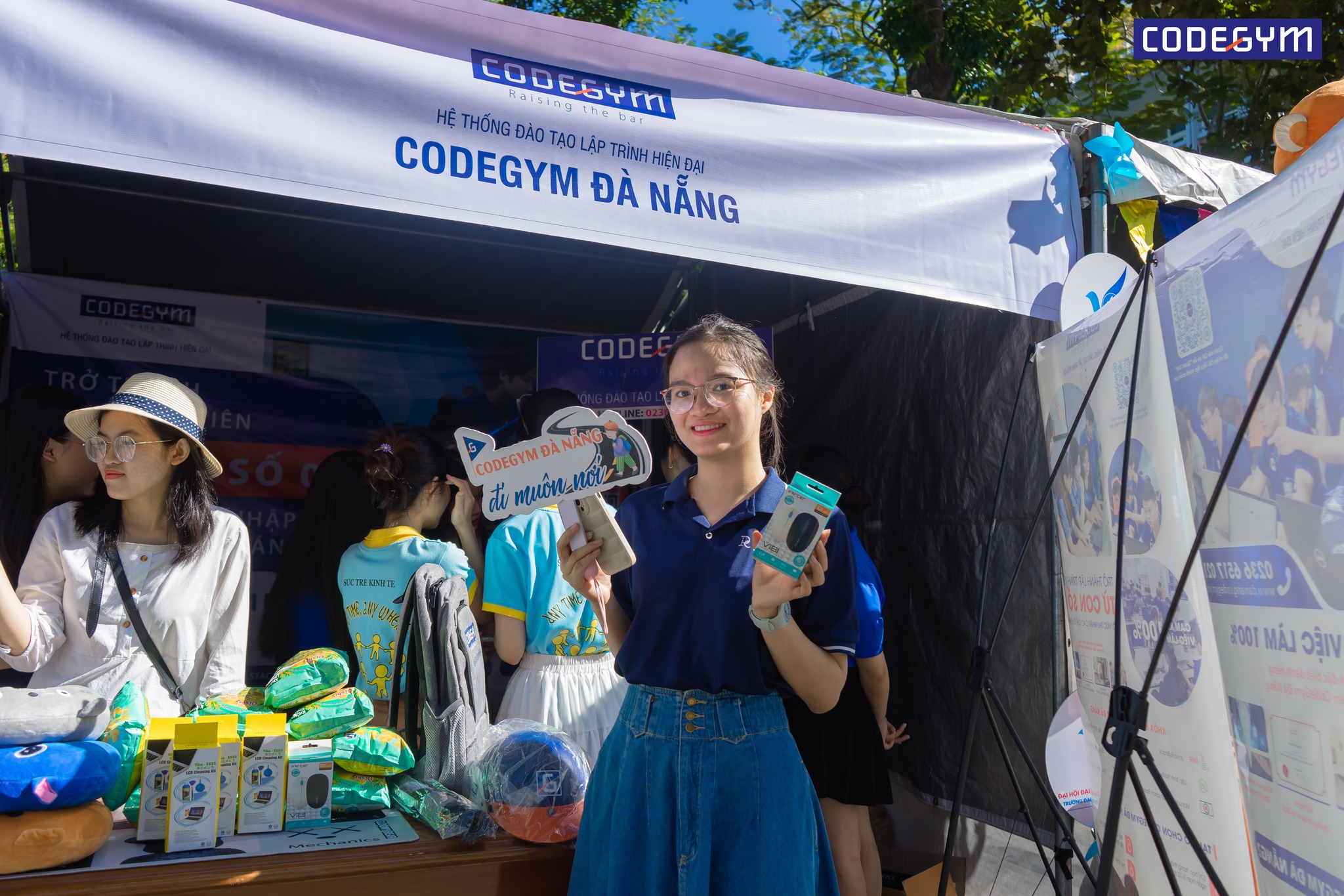 CodeGym Đà Nẵng chào đón Tân sinh viên Trường Đại học Kinh tế