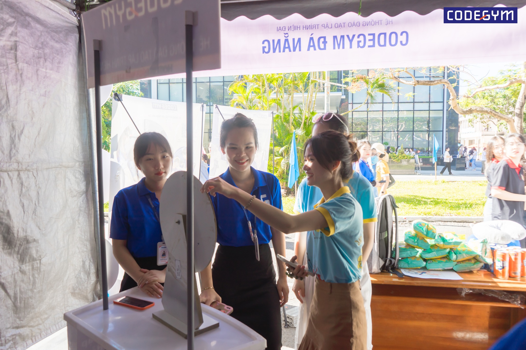 CodeGym Đà Nẵng chào đón Tân sinh viên Trường Đại học Kinh tế