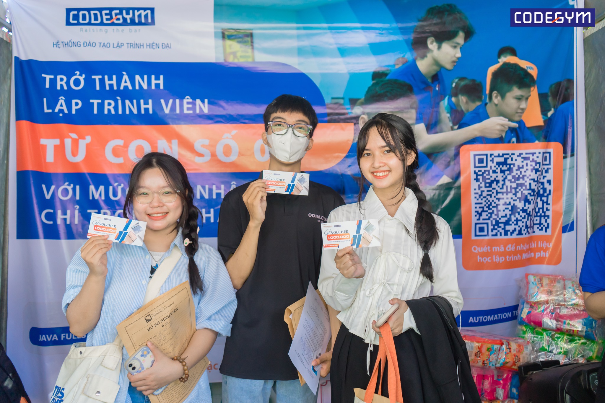 CodeGym Đà Nẵng chào đón Tân sinh viên Trường Đại học Kinh tế