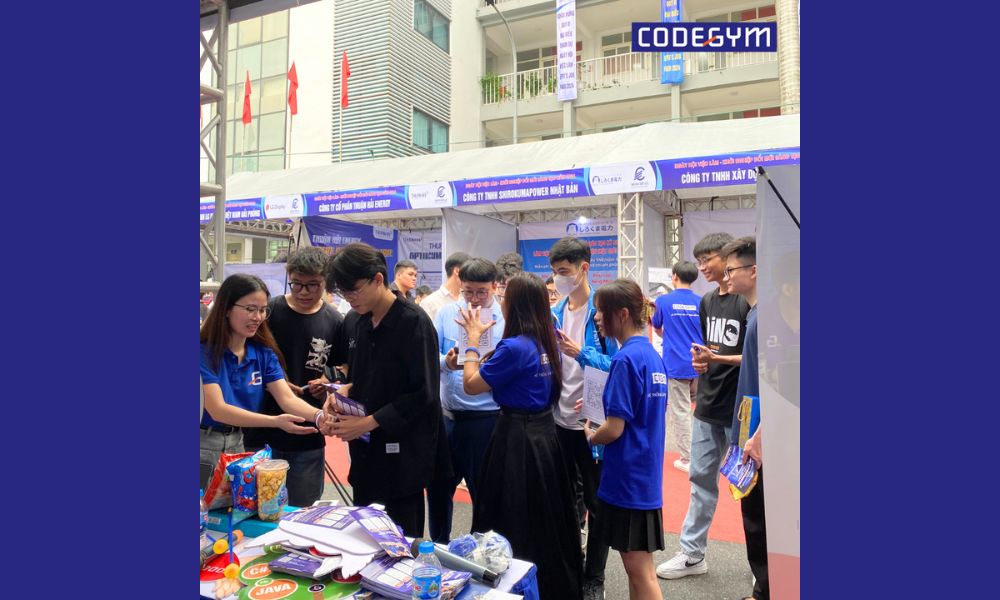 CodeGym đổ bộ Job Fair 2024
