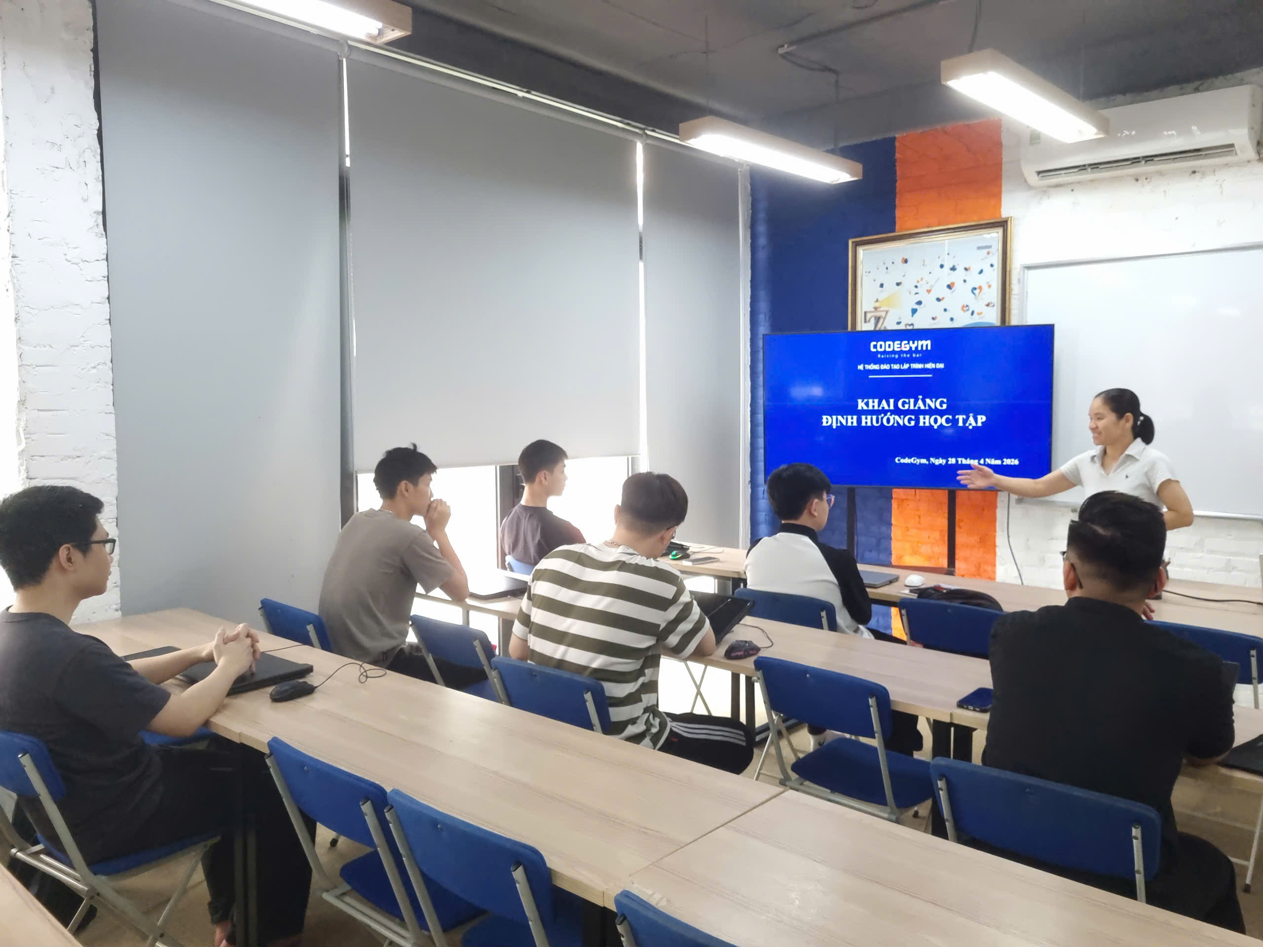 Khai giảng java web bootcamp 28/4/26 - 1