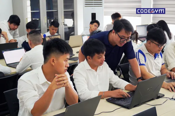 codegym hợp tác cùng nhà trường 2